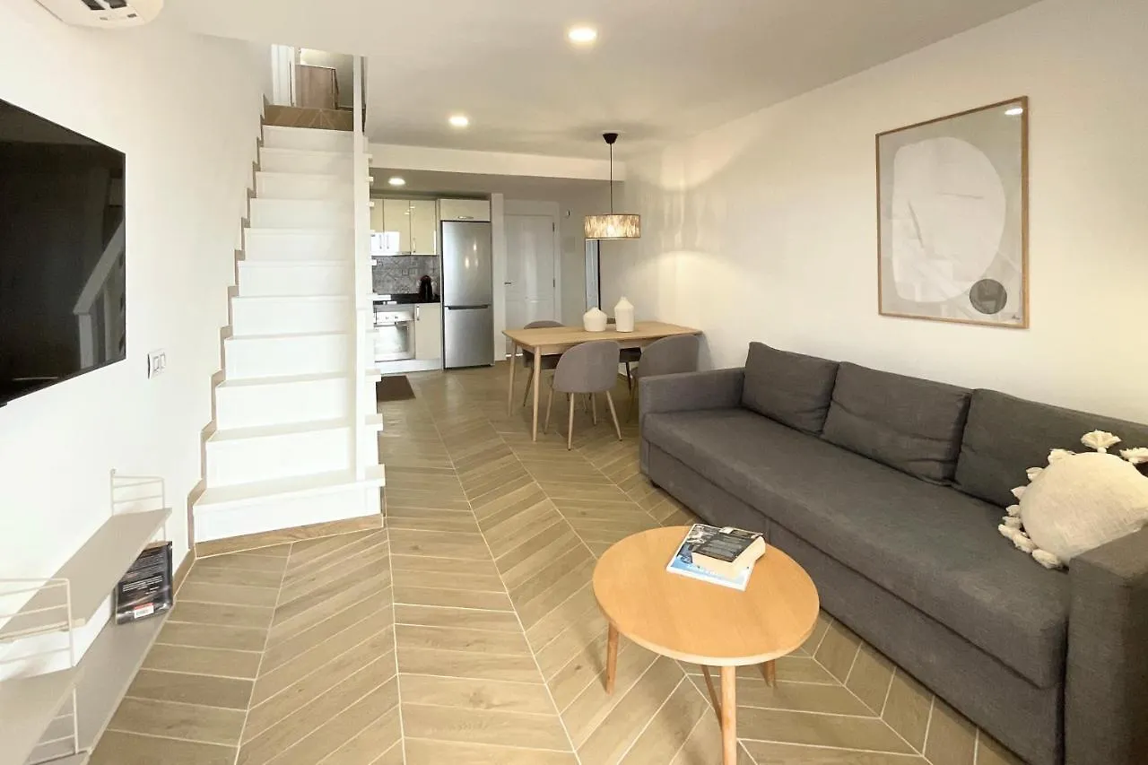 Sea View Oasis: Playa Las Vistas Apartment Playa de las Americas