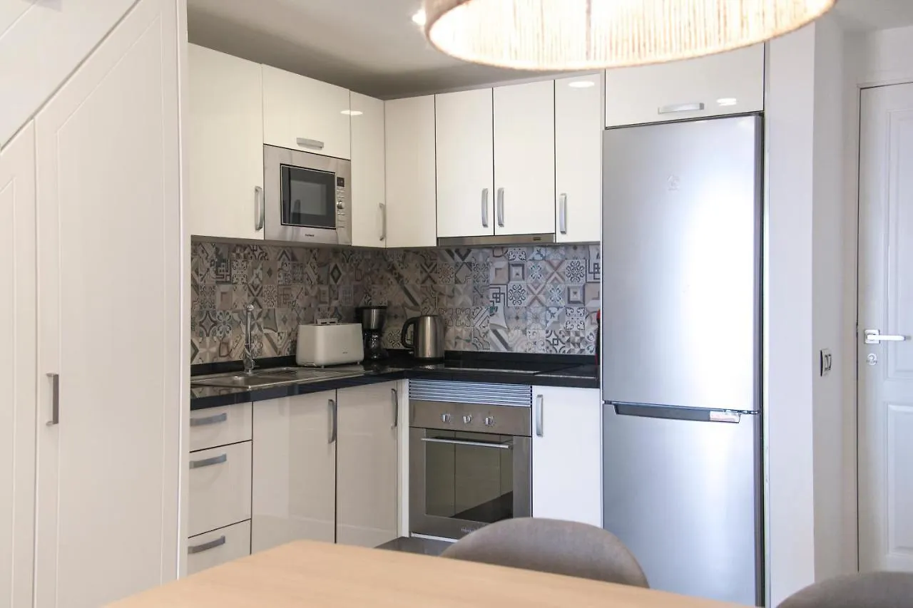 Sea View Oasis: Playa Las Vistas Apartment Playa de las Americas
