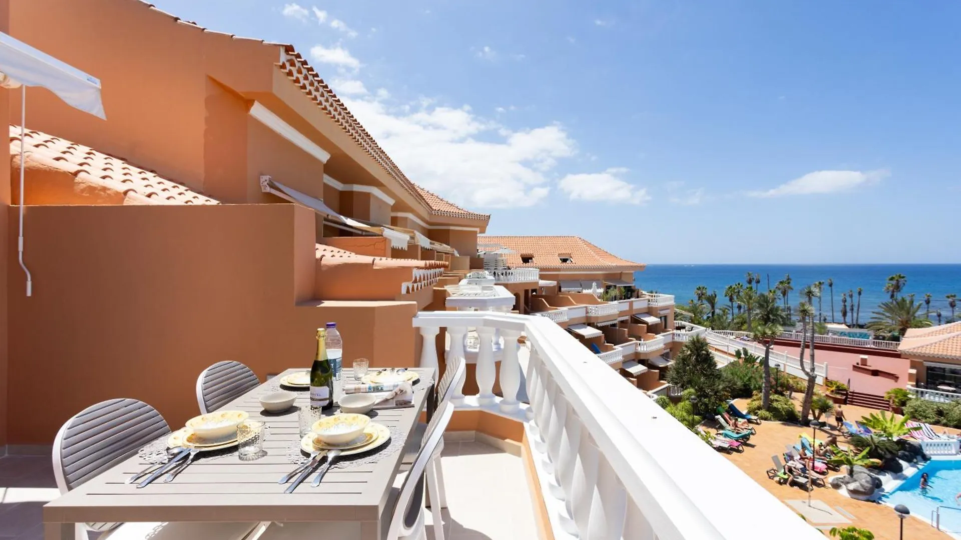Sea View Oasis: Playa Las Vistas Apartment Playa de las Americas   Playa de las Americas (Tenerife)