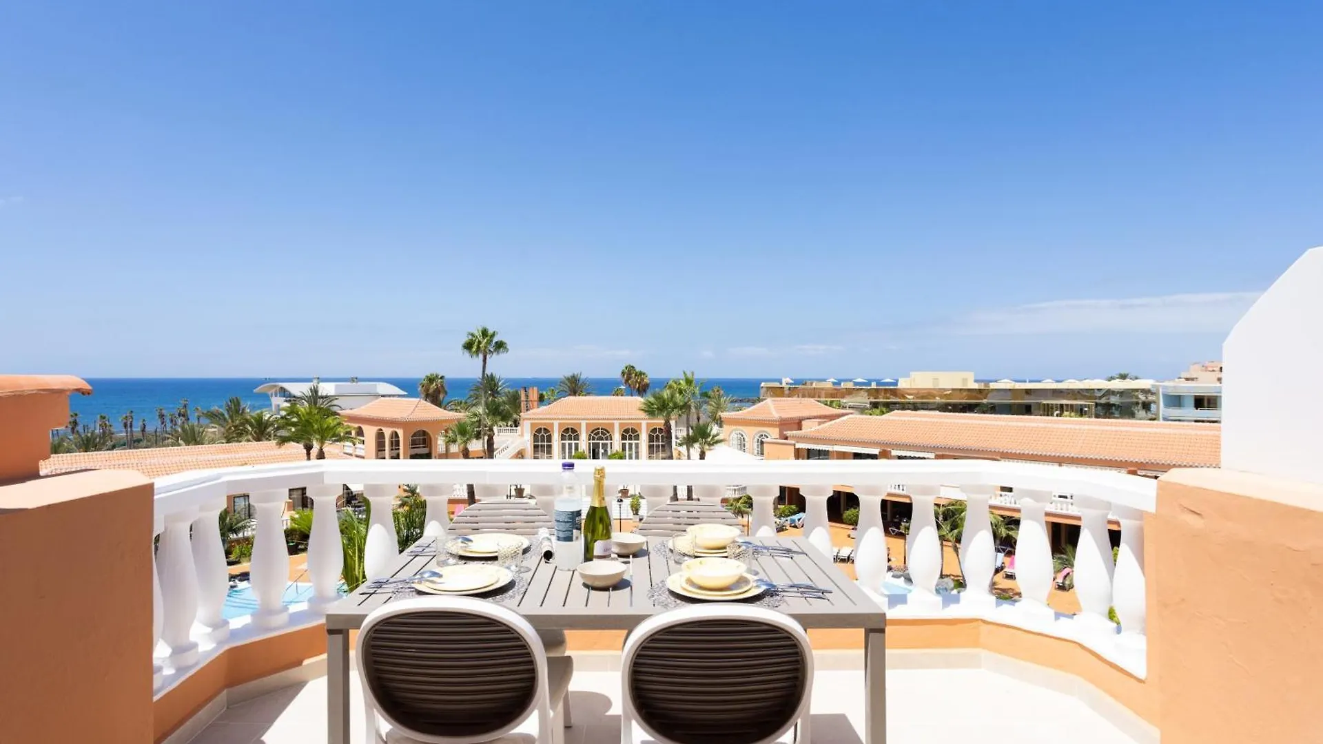 Sea View Oasis: Playa Las Vistas Apartment Playa de las Americas  Playa de las Americas (Tenerife)