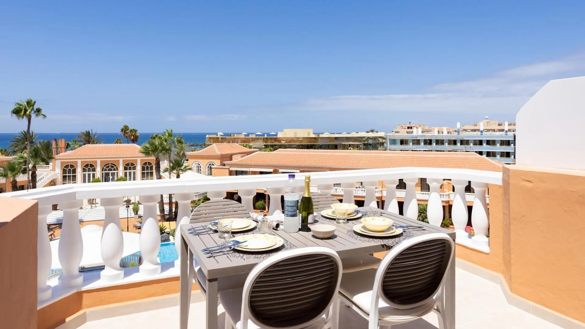 Sea View Oasis: Playa Las Vistas Apartment Playa de las Americas  0*, Playa de las Americas (Tenerife)