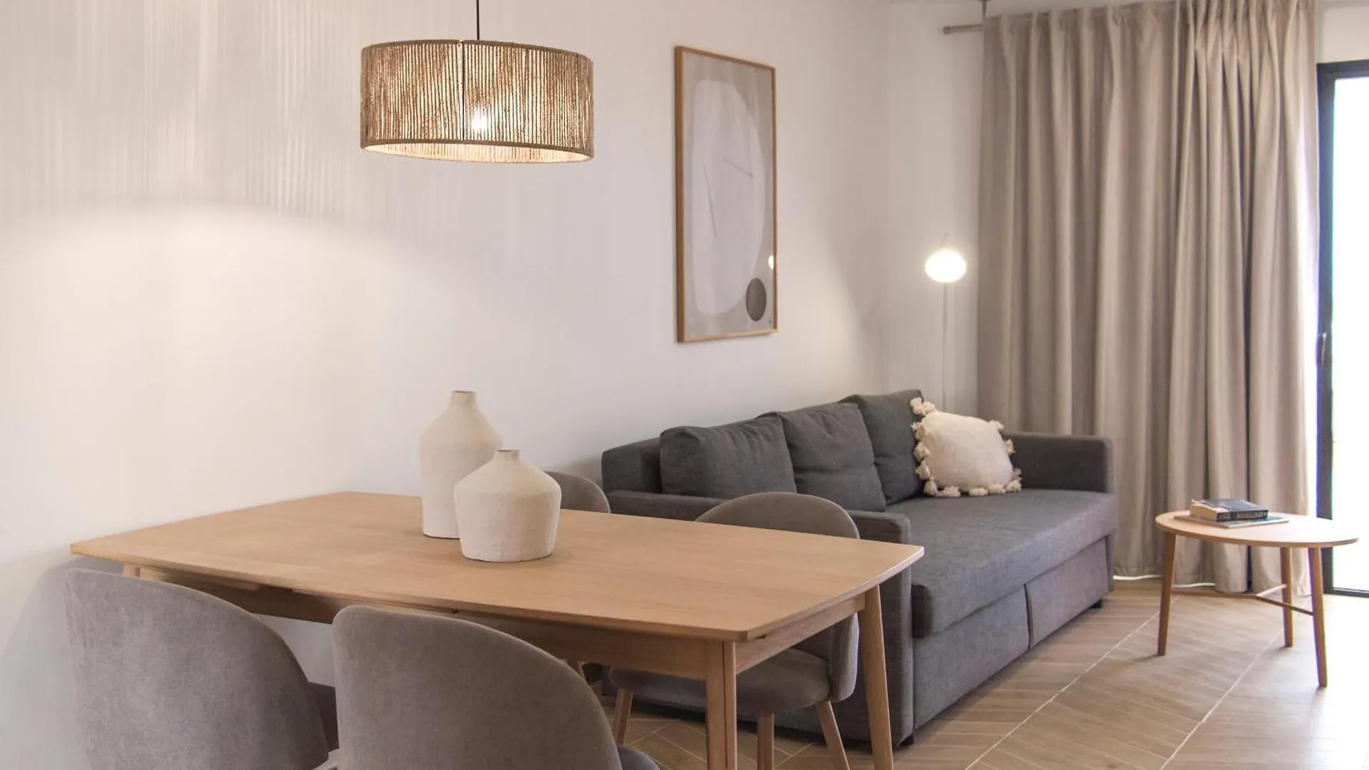 Sea View Oasis: Playa Las Vistas Apartment Playa de las Americas