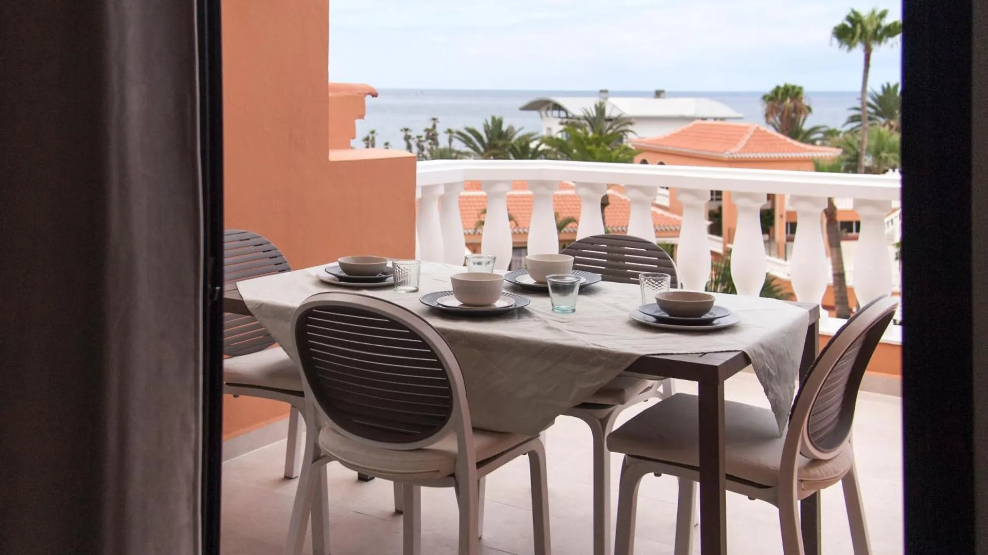 Sea View Oasis: Playa Las Vistas Apartment Playa de las Americas  Playa de las Americas (Tenerife)