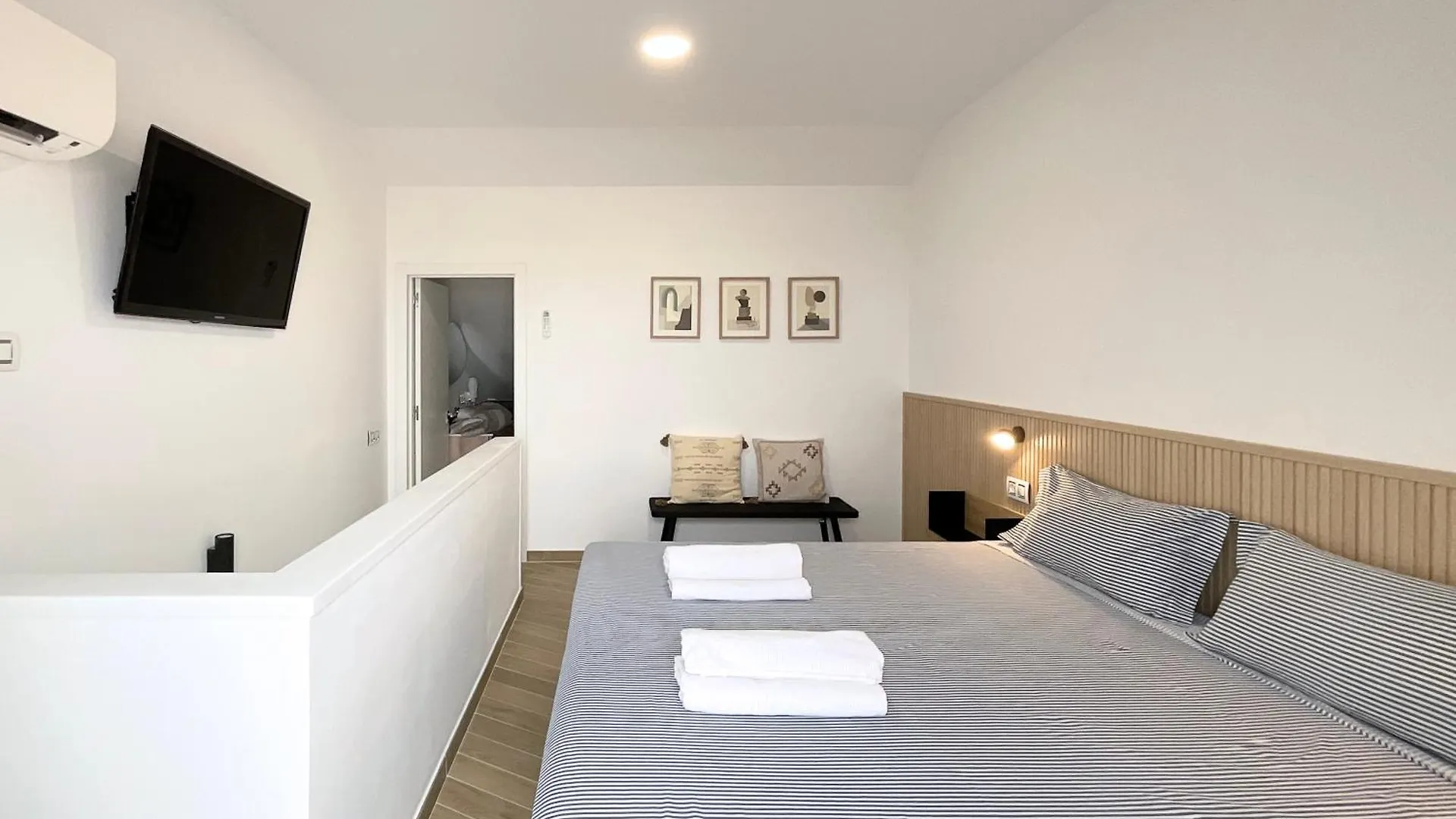 Sea View Oasis: Playa Las Vistas Apartment Playa de las Americas  Playa de las Americas (Tenerife)